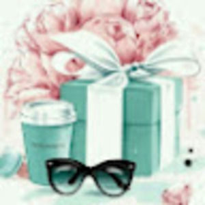 Meet your Posher, Ella